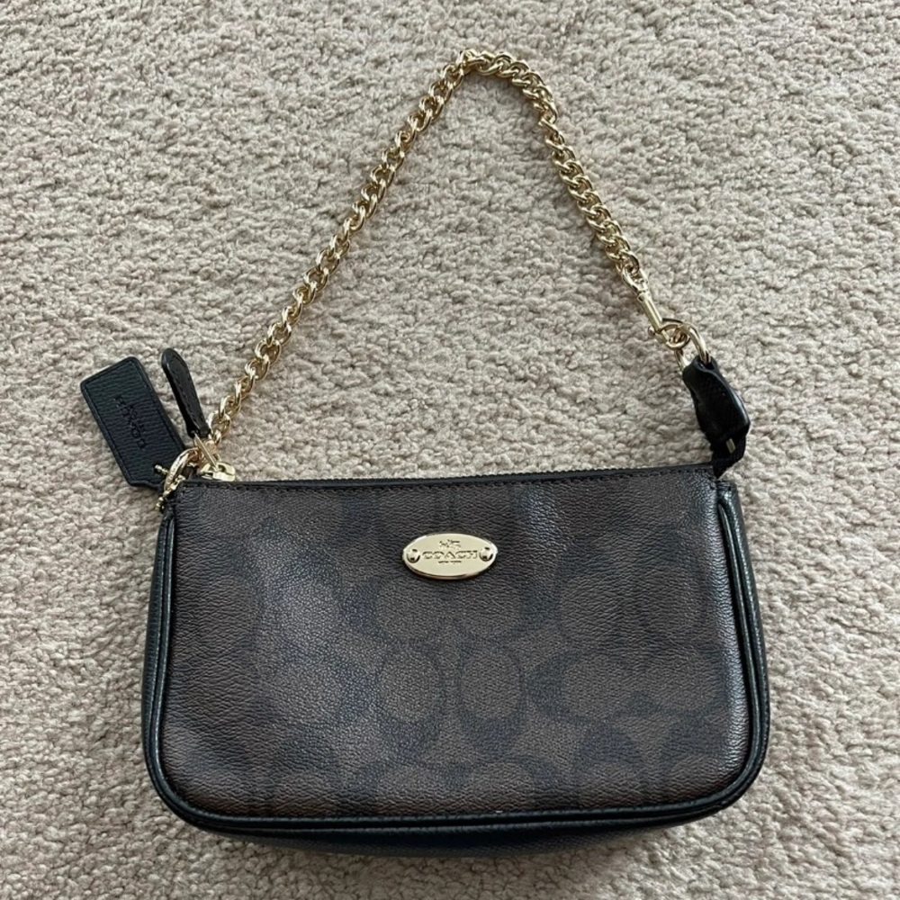 Coach Nolita 19 monogram chainlink pochette